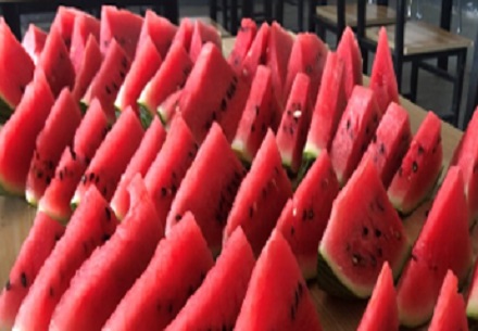 去熱消暑 鴻盛環(huán)保集團黨委為一線員工送清涼